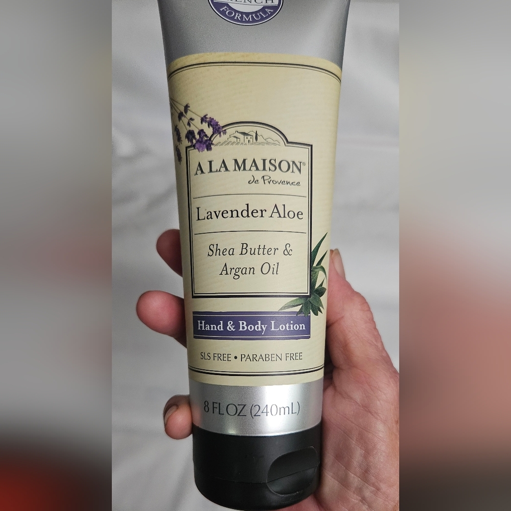 A La Maison de Provence Lavender Aloe Hand & Body Lotion - 8 fl oz - NEW